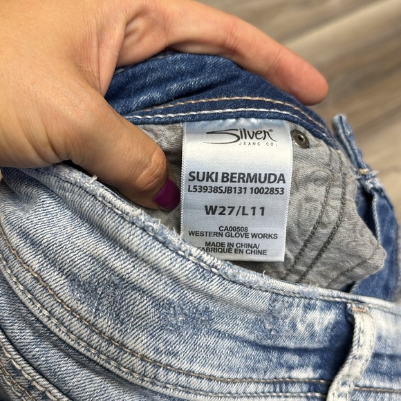 Silver jeans Suki Bermuda Distressed Denim Women Shorts size 27 - Picture 6 of 9